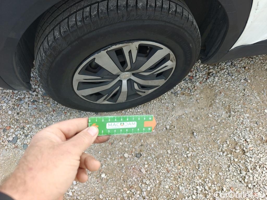  Peugeot  2008 PEUGEOT  / 2019 / 5P / todoterreno Active BlueHDI 81kW (110CV) #34