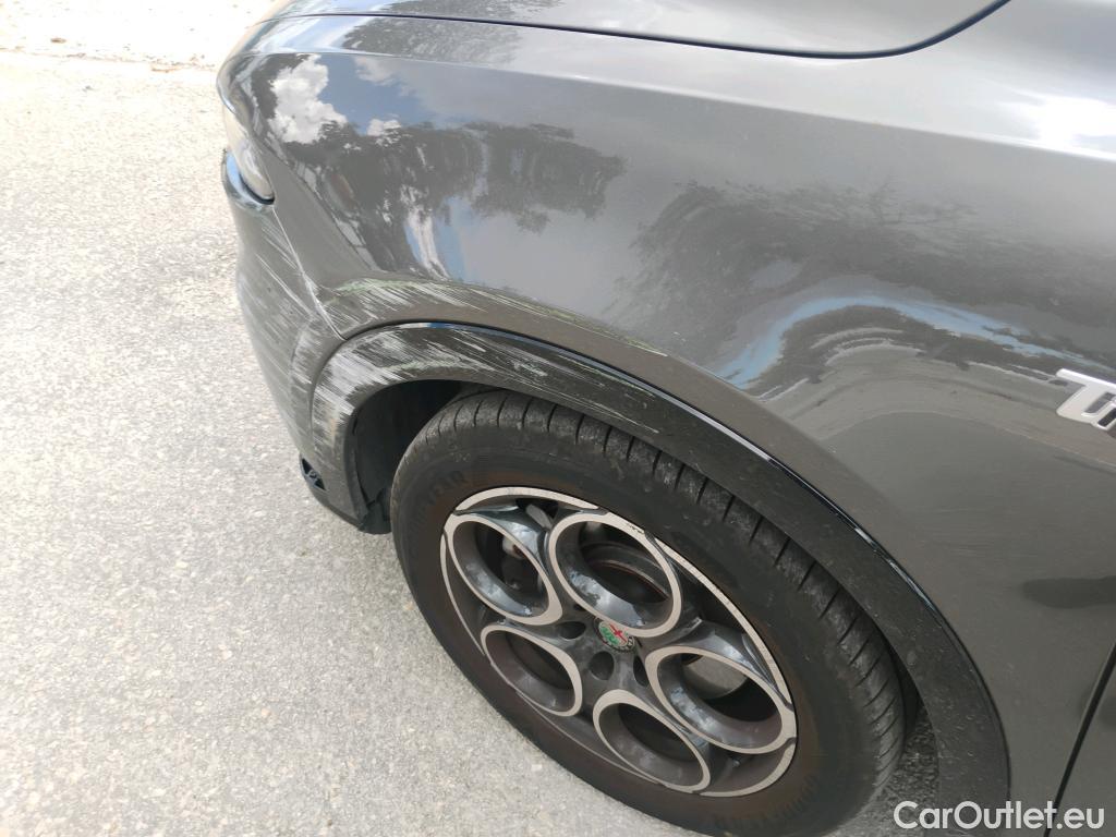  Alfa Romeo  TONALE  Ti 1.5 MHEV 160CV AT7 FWD E6d #19