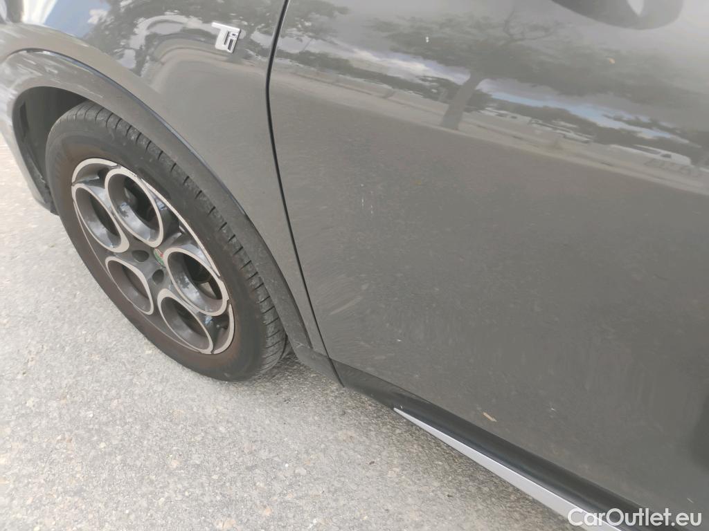  Alfa Romeo  TONALE  Ti 1.5 MHEV 160CV AT7 FWD E6d #21