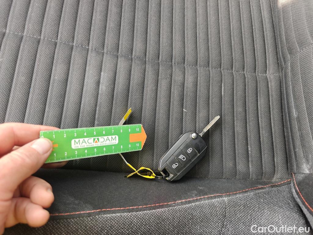  Peugeot  2008 PEUGEOT  / 2019 / 5P / todoterreno Active BlueHDI 81kW (110CV) #2