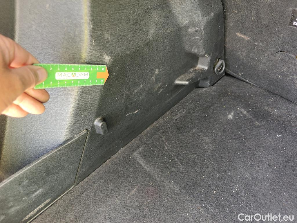  Peugeot  2008 PEUGEOT  / 2019 / 5P / todoterreno Active BlueHDI 81kW (110CV) #20