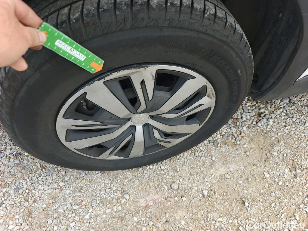  Peugeot  2008 PEUGEOT  / 2019 / 5P / todoterreno Active BlueHDI 81kW (110CV) #35