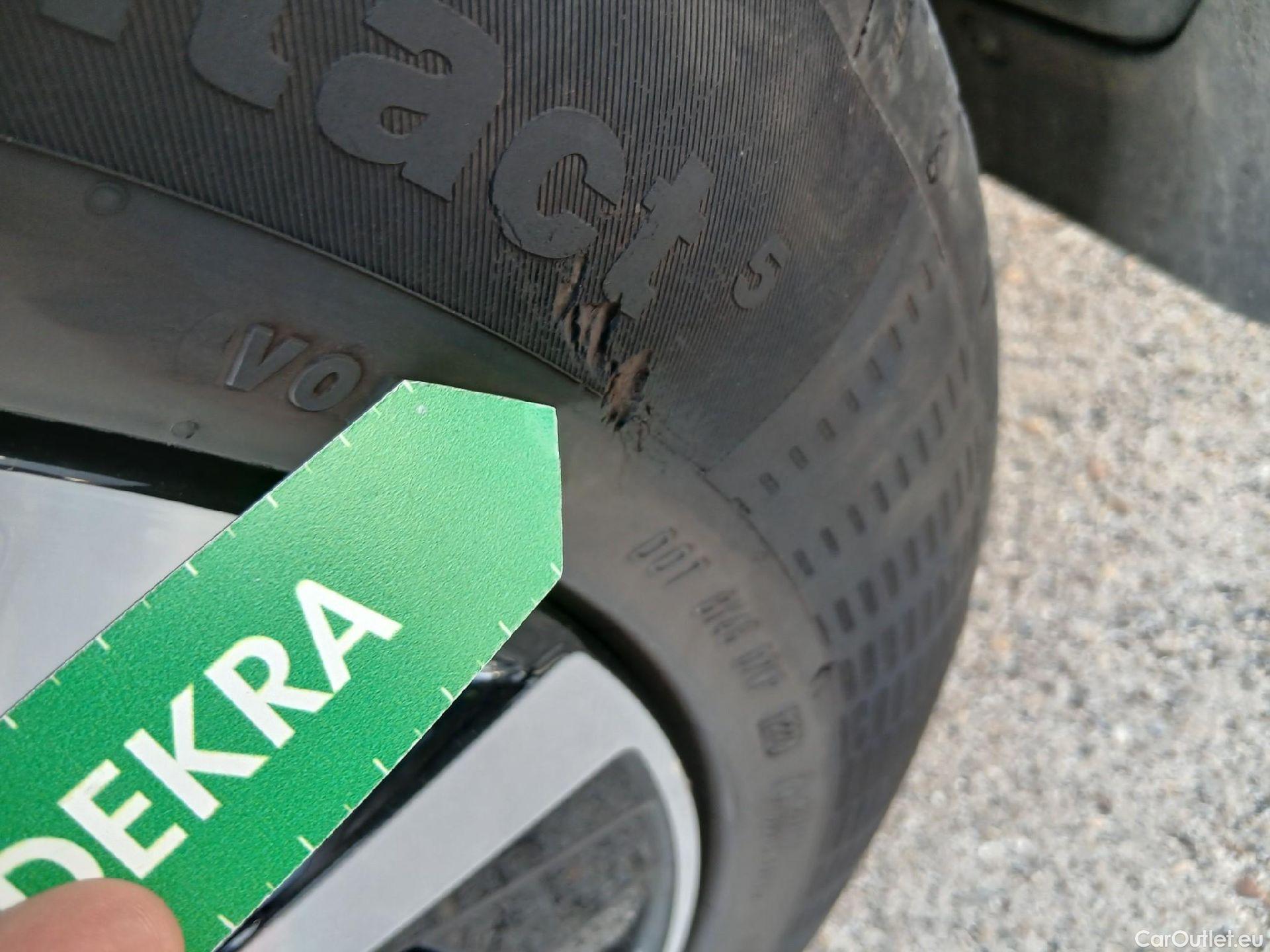  Volvo  XC60 VOLVO  / 2017 / 5P / todoterreno 2.0 T6 AWD Recharge Inscription Exp Auto #8