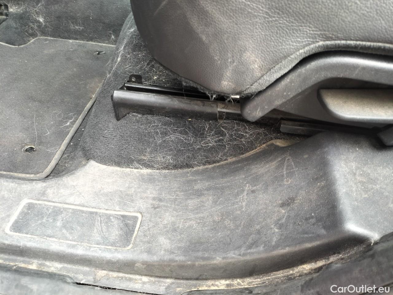  Land Rover  Discovery LAND ROVER  Sport / 2019 / 5P / todoterreno 2.0D I4-L.Flw 150 PS AWD MHEV R-Dynam S #10