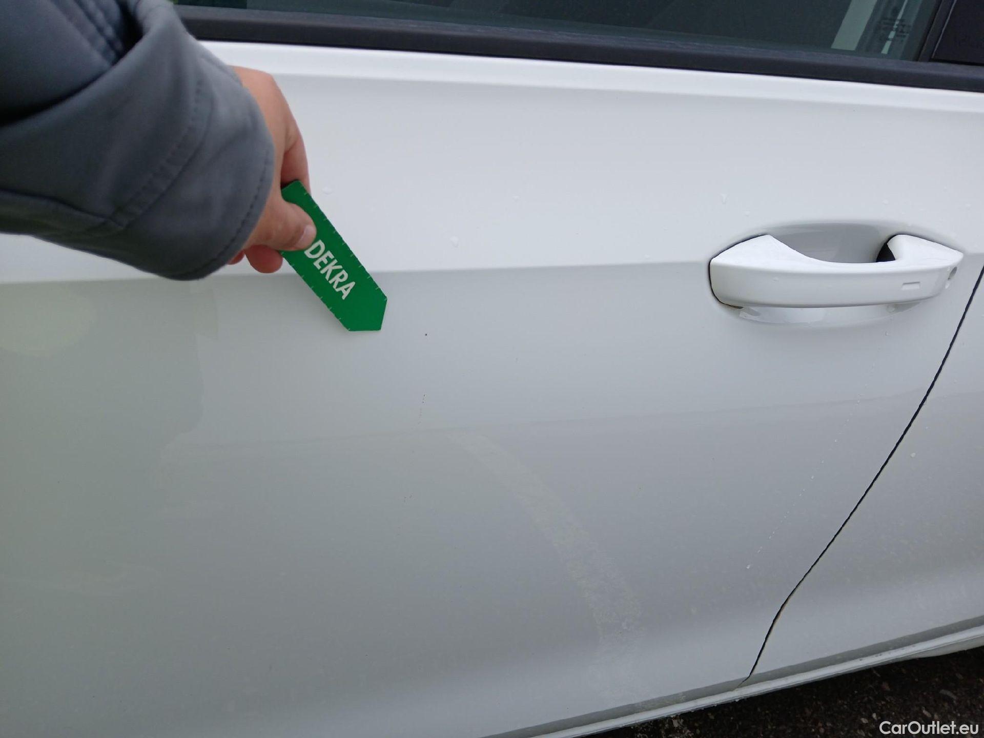 Volkswagen  Golf  VIII Lim. Life eTSI 1.5 TSI 150CV AT7 E6dT #9