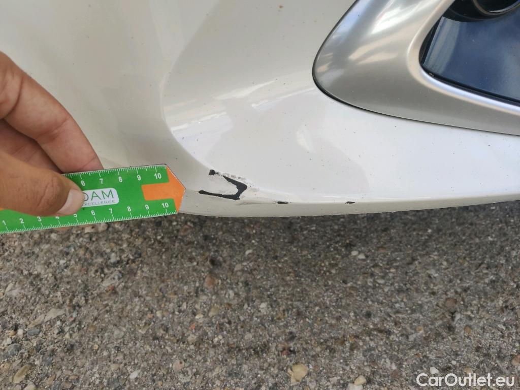 Toyota  Corolla TOYOTA  / 2019 / 5P / berlina con portón 2.0 HYBRID ADVANCE E-CVT #24