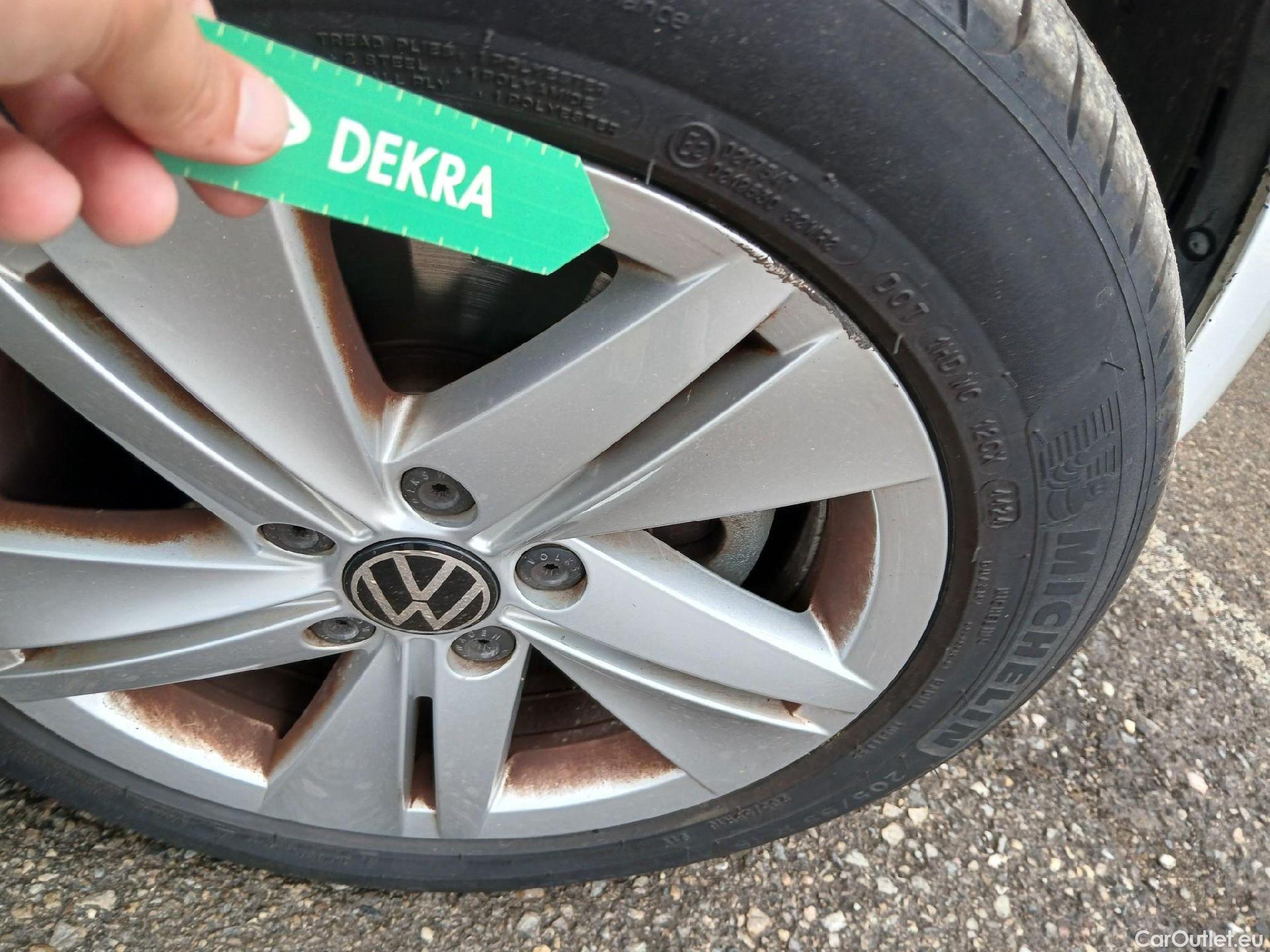 Volkswagen  Golf  VIII Lim. Life eTSI 1.5 TSI 150CV AT7 E6dT #29