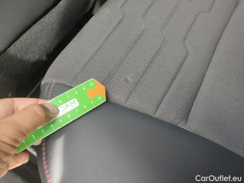 Toyota  Corolla TOYOTA  / 2019 / 5P / berlina con portón 2.0 HYBRID ADVANCE E-CVT #18