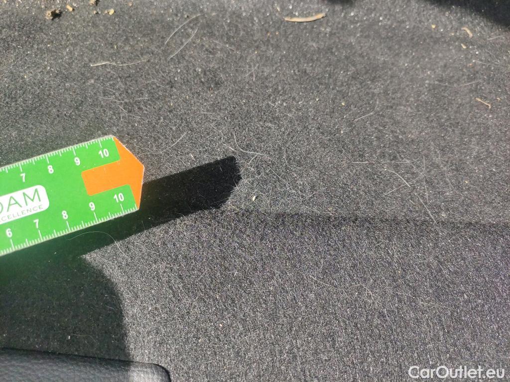 Toyota  Corolla TOYOTA  / 2019 / 5P / berlina con portón 2.0 HYBRID ADVANCE E-CVT #20