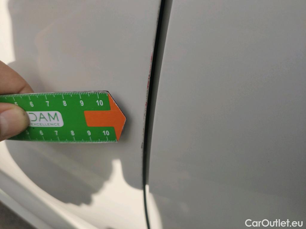 Toyota  Corolla TOYOTA  / 2019 / 5P / berlina con portón 2.0 HYBRID ADVANCE E-CVT #14