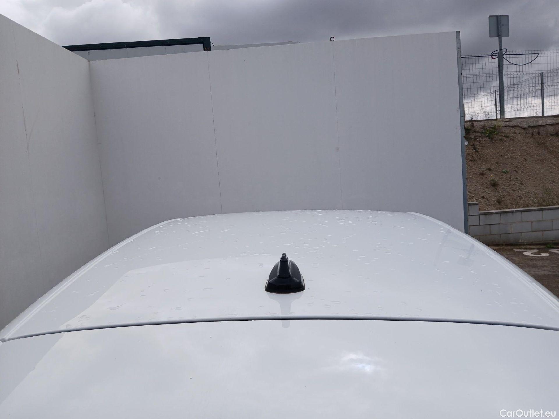 Volkswagen  Golf  VIII Lim. Life eTSI 1.5 TSI 150CV AT7 E6dT #13