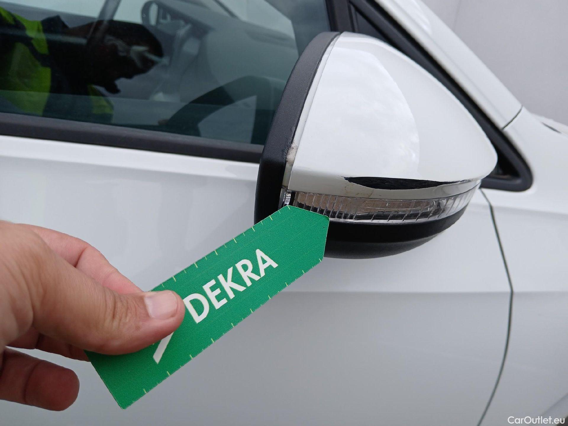 Volkswagen  Golf  VIII Lim. Life eTSI 1.5 TSI 150CV AT7 E6dT #25