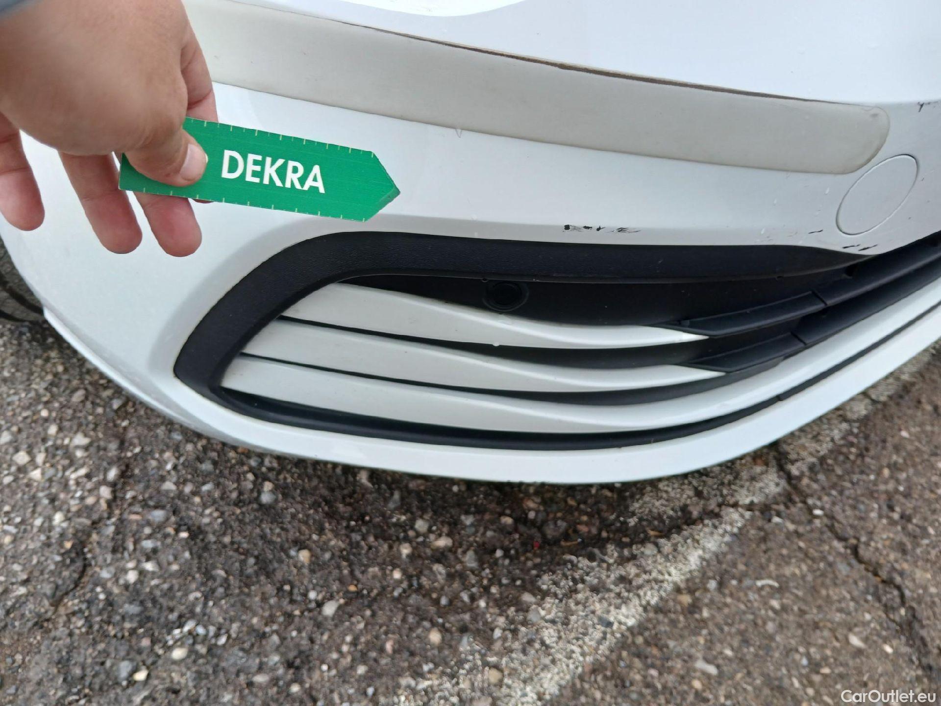 Volkswagen  Golf  VIII Lim. Life eTSI 1.5 TSI 150CV AT7 E6dT #7