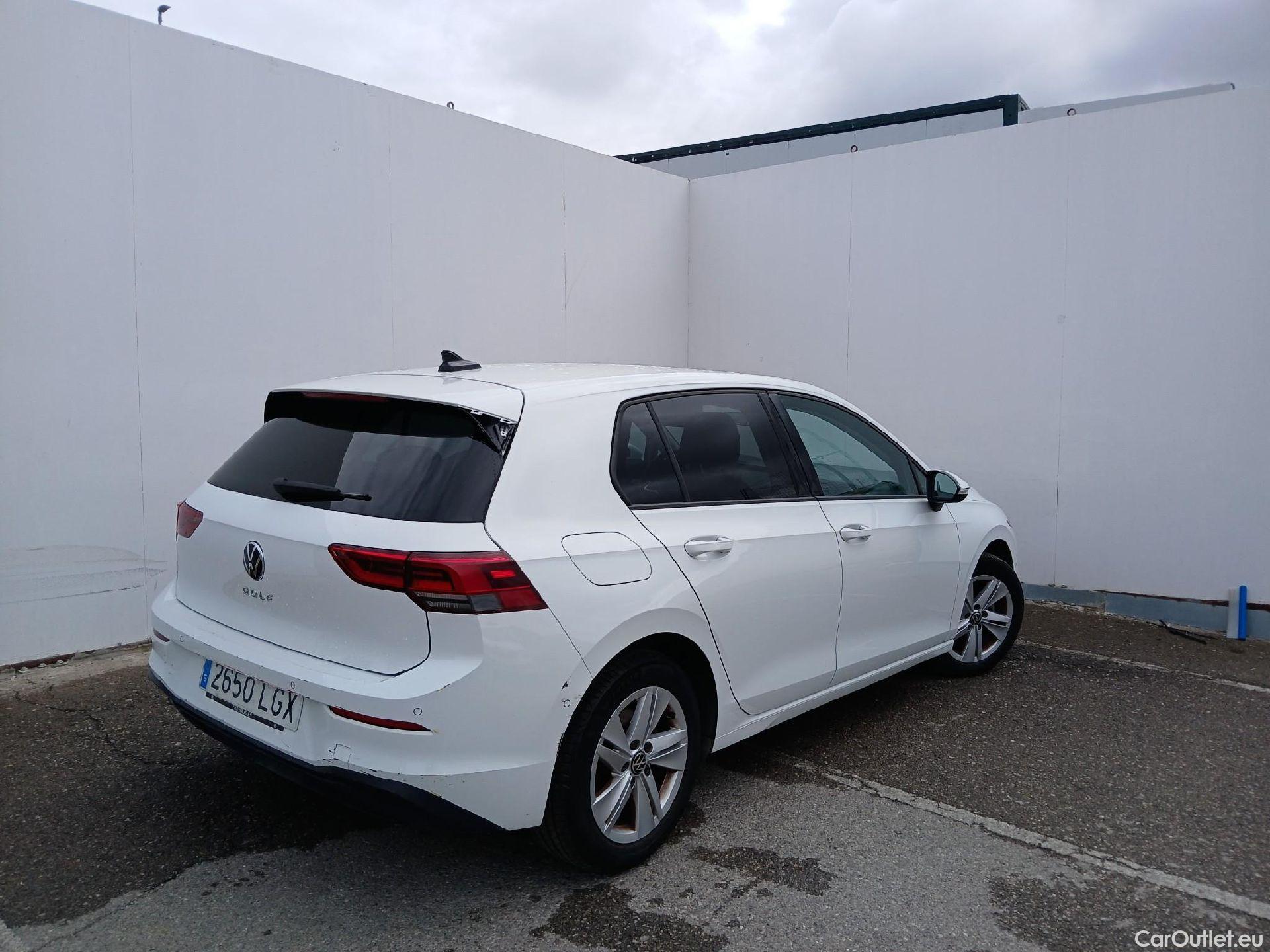 Volkswagen  Golf  VIII Lim. Life eTSI 1.5 TSI 150CV AT7 E6dT #2