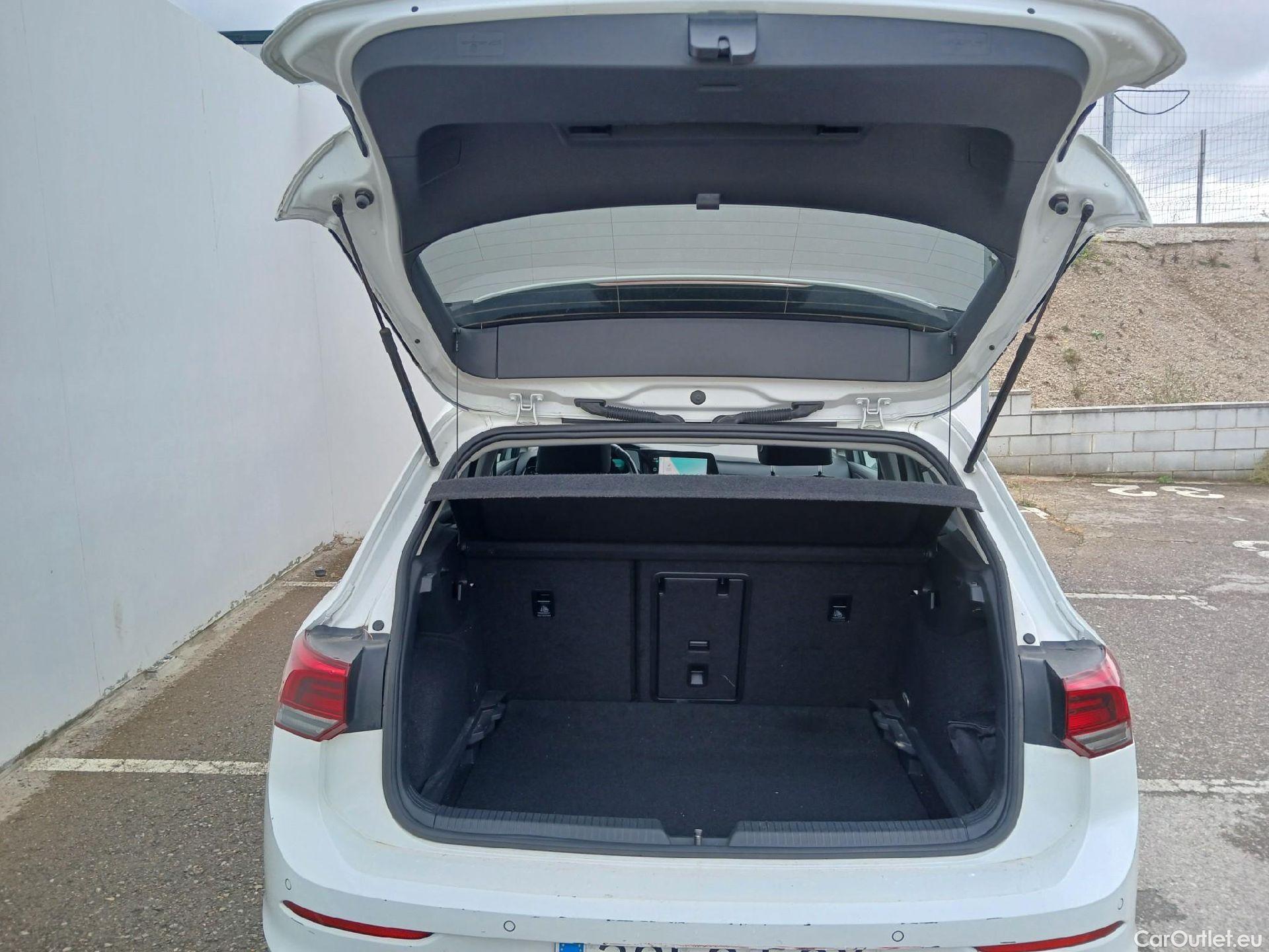 Volkswagen  Golf  VIII Lim. Life eTSI 1.5 TSI 150CV AT7 E6dT #12