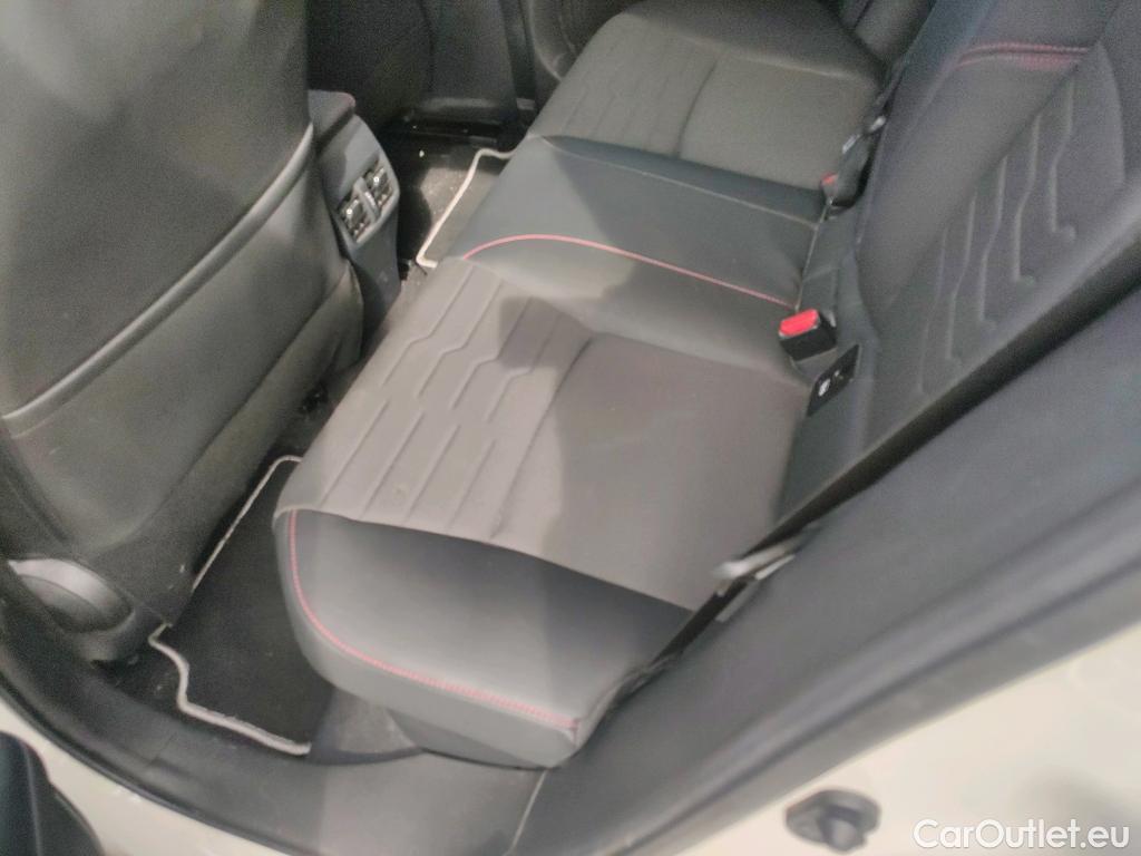 Toyota  Corolla TOYOTA  / 2019 / 5P / berlina con portón 2.0 HYBRID ADVANCE E-CVT #17