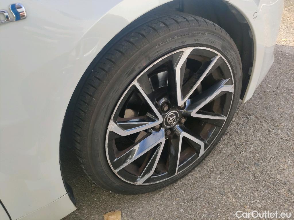 Toyota  Corolla TOYOTA  / 2019 / 5P / berlina con portón 2.0 HYBRID ADVANCE E-CVT #9