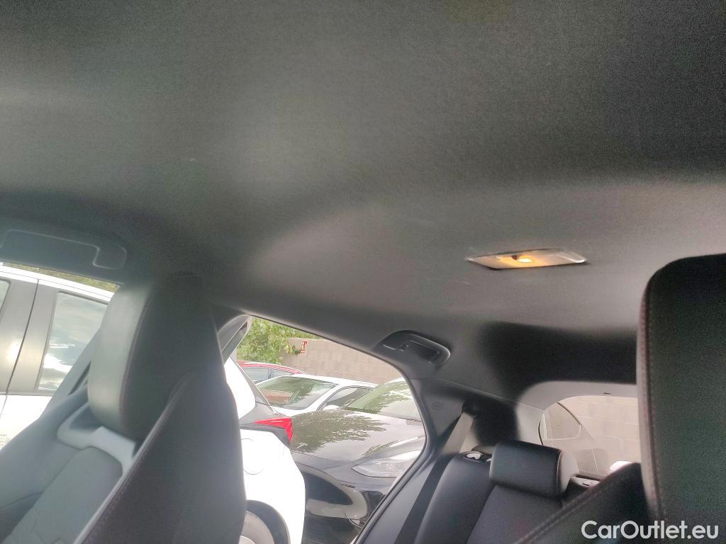 Toyota  Corolla TOYOTA  / 2019 / 5P / berlina con portón 2.0 HYBRID ADVANCE E-CVT #12