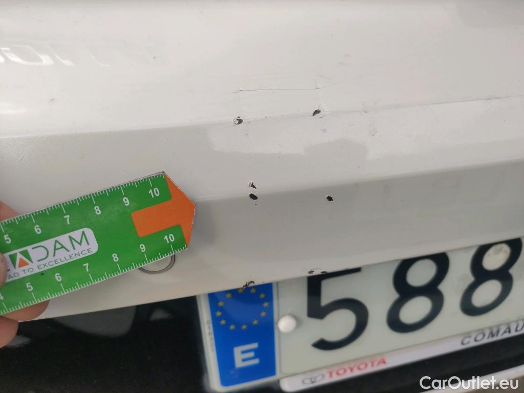 Toyota  Corolla TOYOTA  / 2019 / 5P / berlina con portón 2.0 HYBRID ADVANCE E-CVT #27