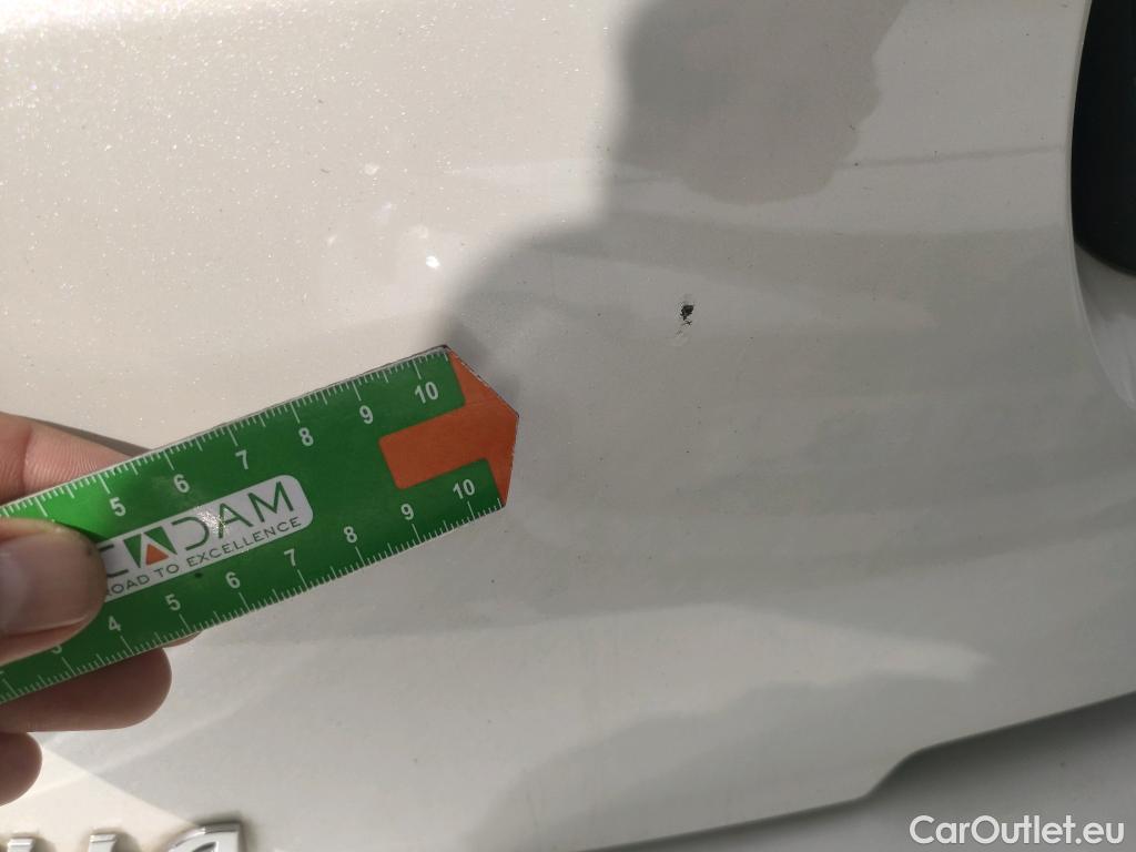 Toyota  Corolla TOYOTA  / 2019 / 5P / berlina con portón 2.0 HYBRID ADVANCE E-CVT #2