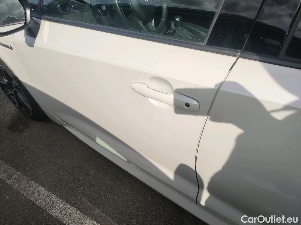 Toyota  Corolla TOYOTA  / 2019 / 5P / berlina con portón 2.0 HYBRID ADVANCE E-CVT #13