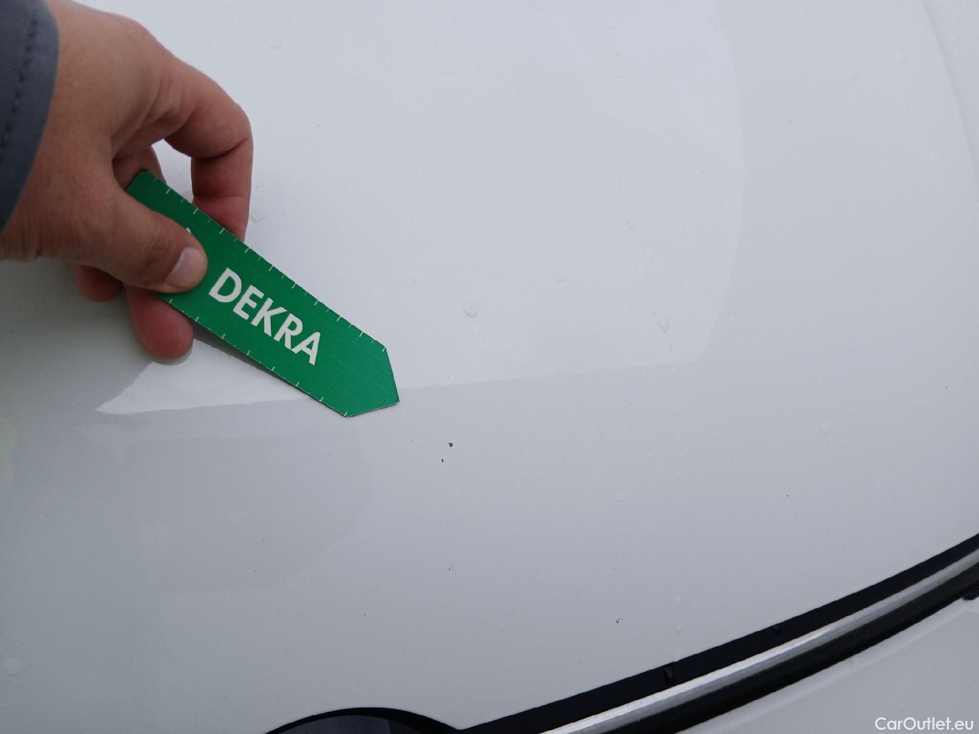 Volkswagen  Golf  VIII Lim. Life eTSI 1.5 TSI 150CV AT7 E6dT #5