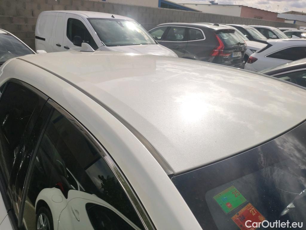 Toyota  Corolla TOYOTA  / 2019 / 5P / berlina con portón 2.0 HYBRID ADVANCE E-CVT #14