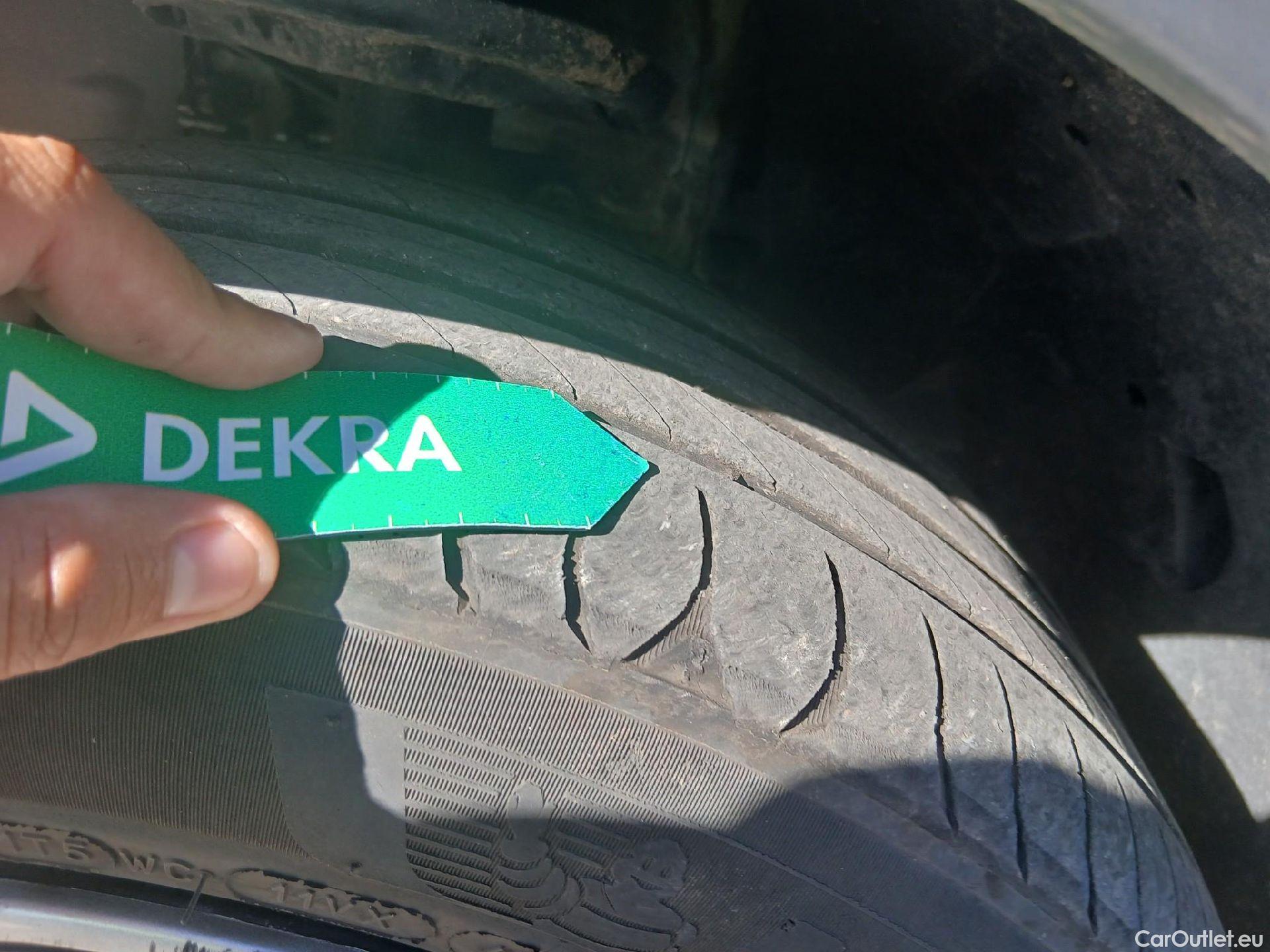  Citroen  C3 CITROEN  / 2020 / 5P / berlina con portón BlueHDi 75KW (100CV) S&S FEEL #4