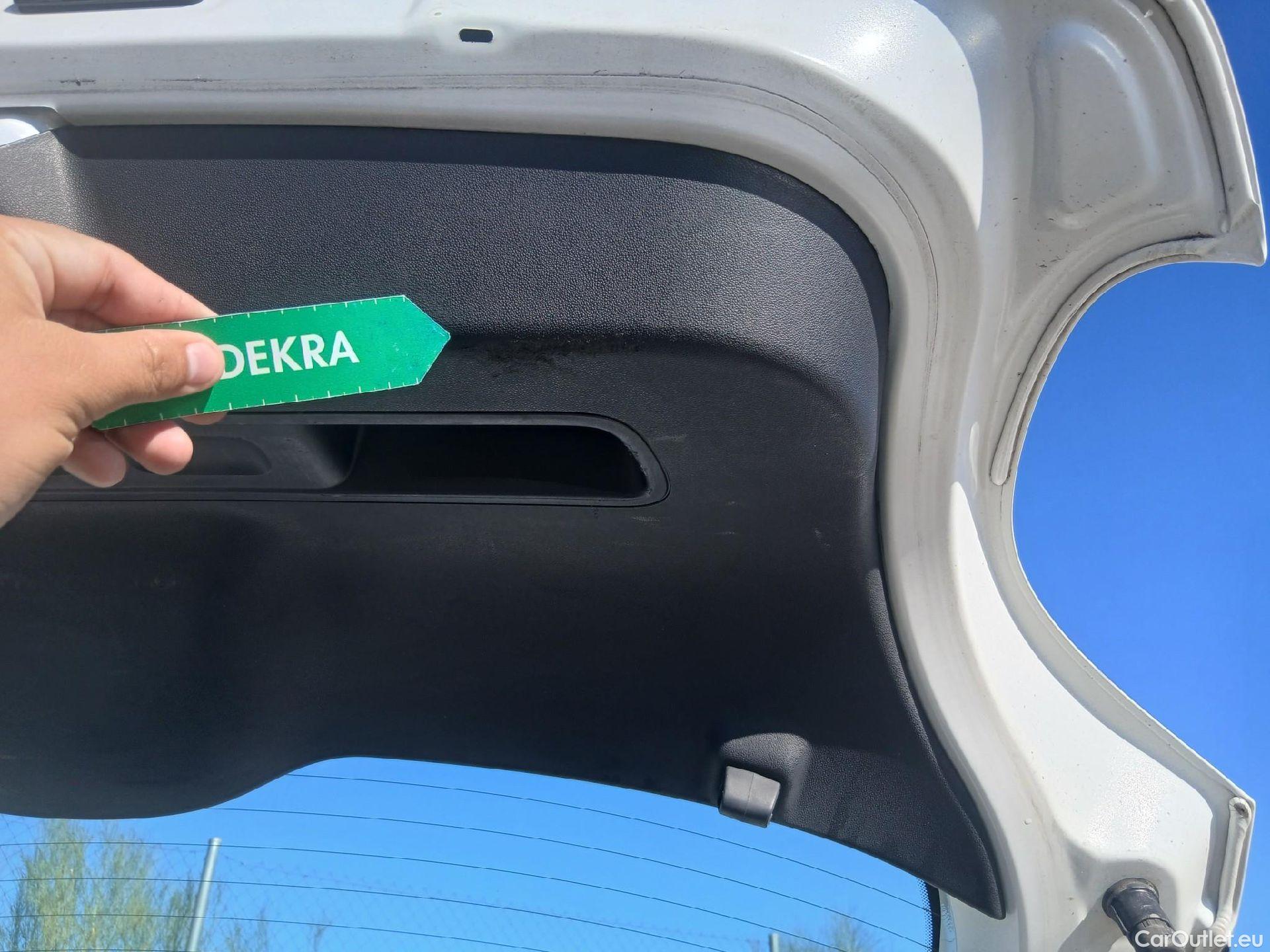  Citroen  C3 CITROEN  / 2020 / 5P / berlina con portón BlueHDi 75KW (100CV) S&S FEEL #9