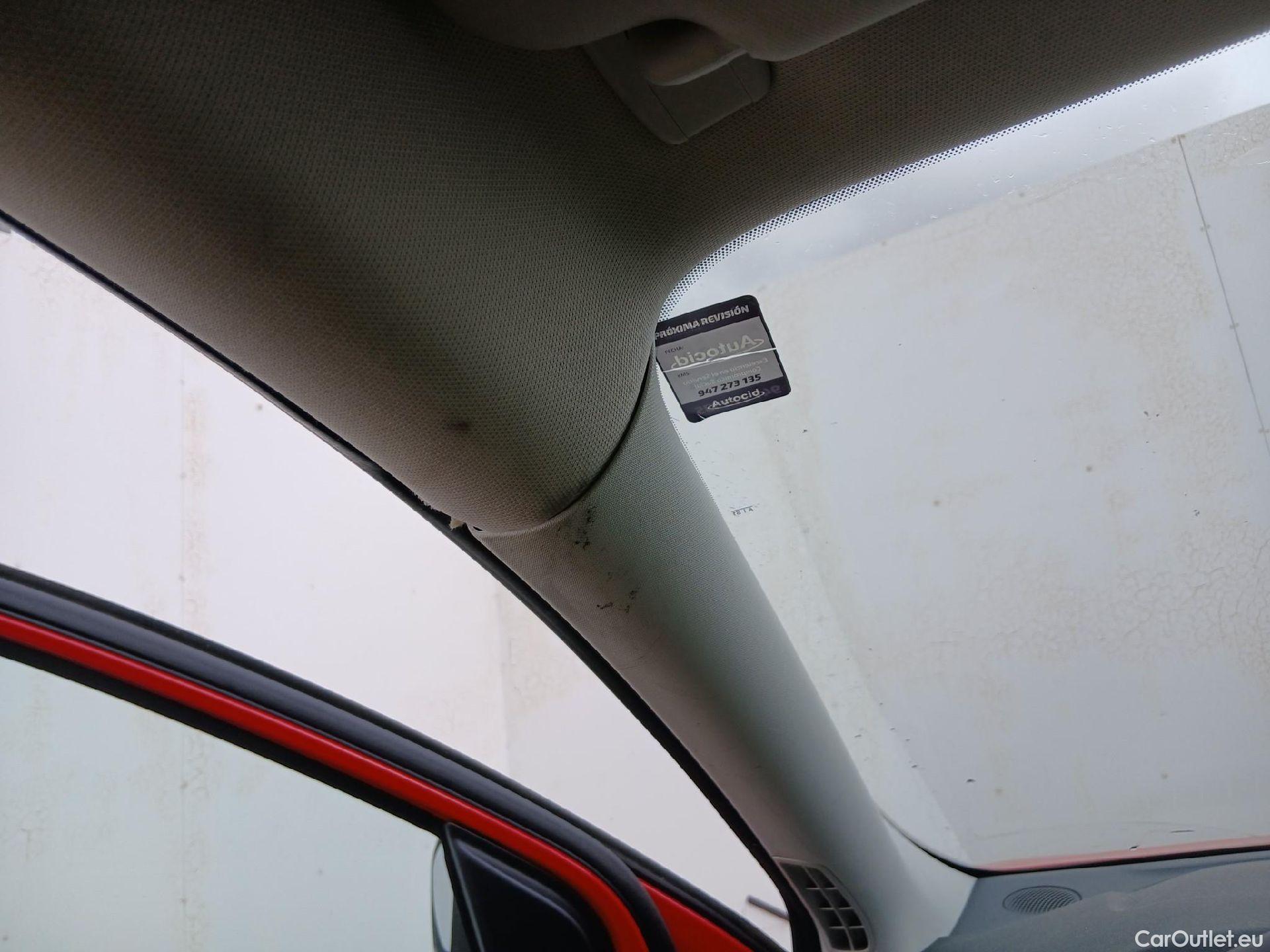  Ford  Focus FORD  / 2018 / 5P / berlina con portón 1.5 Ecoblue 70kW Trend+ #3