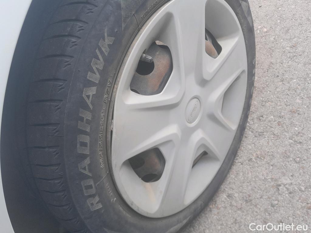  Ford  Fiesta FORD  / 2017 / 5P / berlina con portón 1.5 TDCi 63kW Trend 5p #24