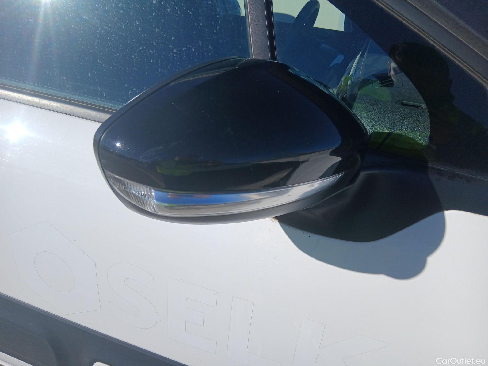  Citroen  C3 CITROEN  / 2020 / 5P / berlina con portón BlueHDi 75KW (100CV) S&S FEEL #40