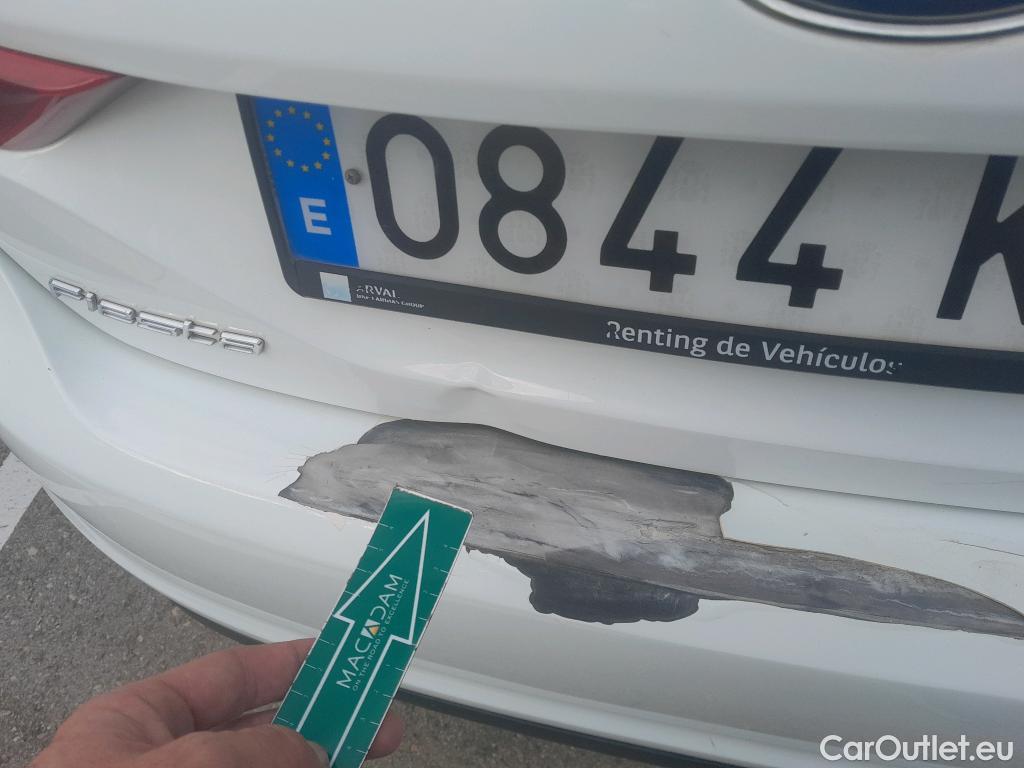  Ford  Fiesta FORD  / 2017 / 5P / berlina con portón 1.5 TDCi 63kW Trend 5p #4