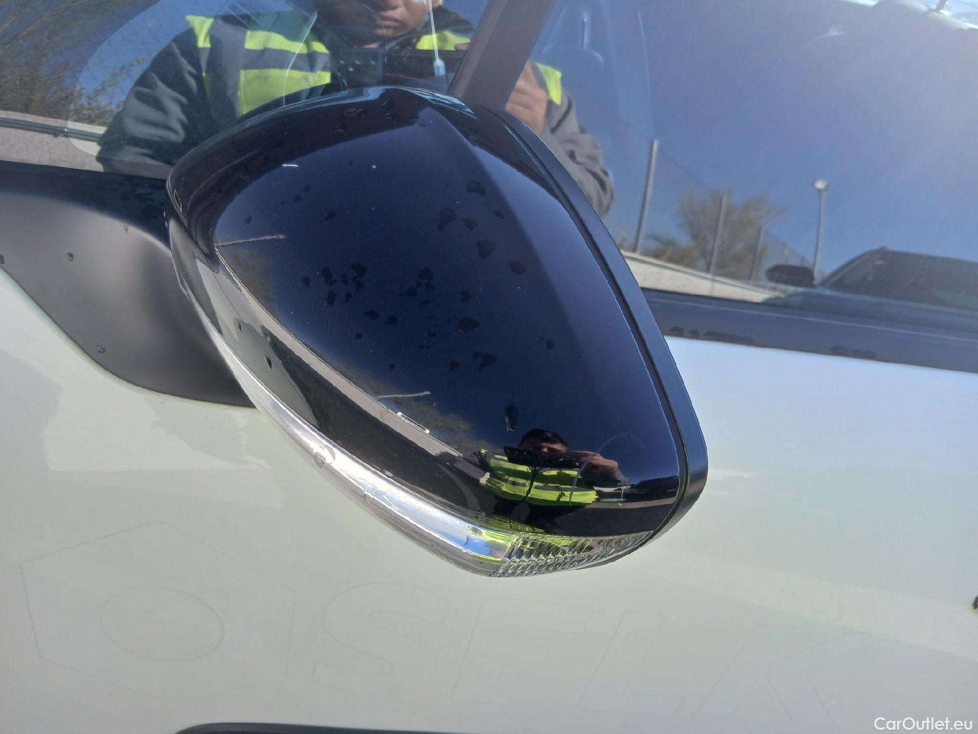  Citroen  C3 CITROEN  / 2020 / 5P / berlina con portón BlueHDi 75KW (100CV) S&S FEEL #25