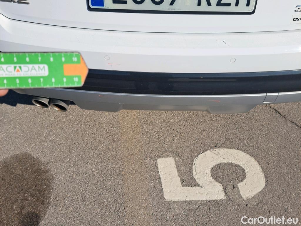  Audi  Q2 AUDI  / 2016 / 5P / todoterreno Design 35 TFSI 110kW (150CV) S tronic #32