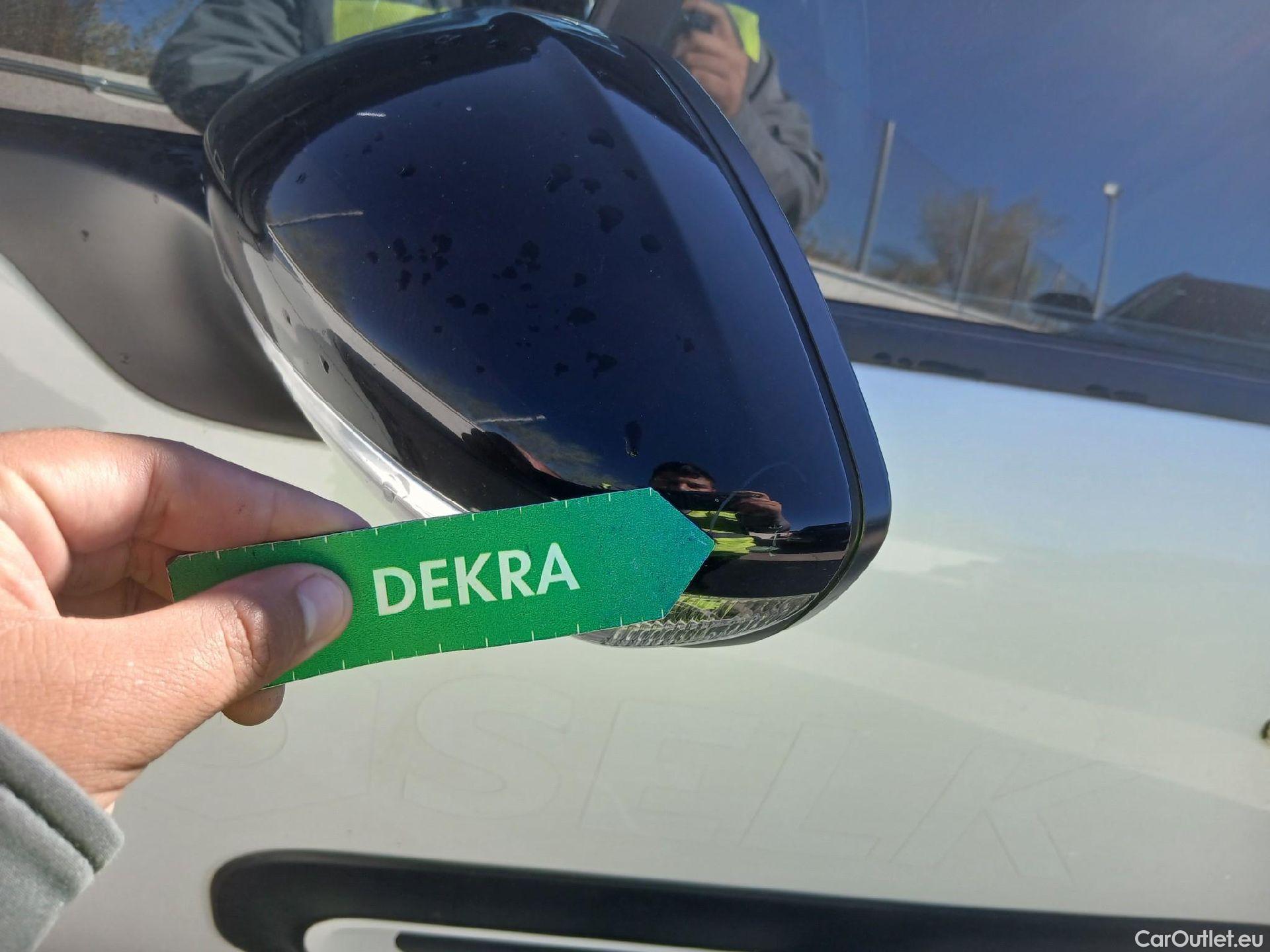  Citroen  C3 CITROEN  / 2020 / 5P / berlina con portón BlueHDi 75KW (100CV) S&S FEEL #24