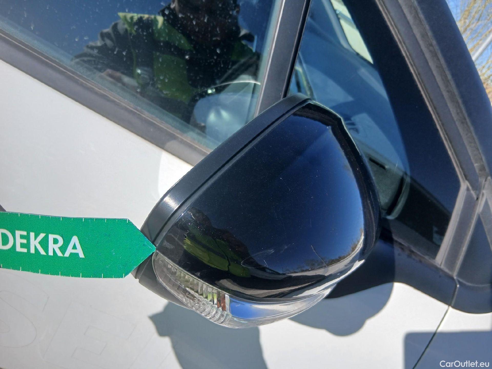  Citroen  C3 CITROEN  / 2020 / 5P / berlina con portón BlueHDi 75KW (100CV) S&S FEEL #38