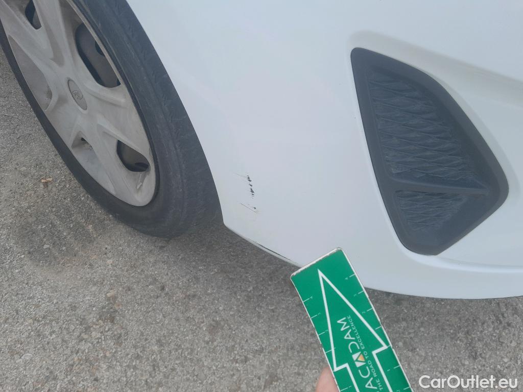  Ford  Fiesta FORD  / 2017 / 5P / berlina con portón 1.5 TDCi 63kW Trend 5p #23