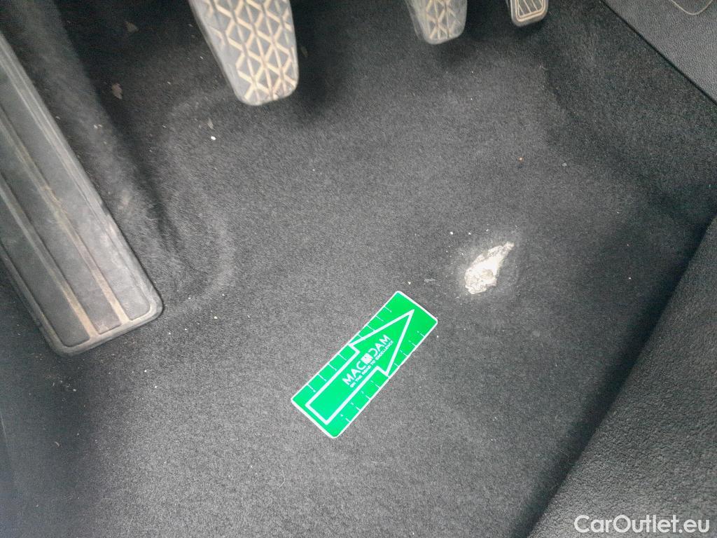  Ford  Fiesta FORD  / 2017 / 5P / berlina con portón 1.5 TDCi 63kW Trend 5p #6