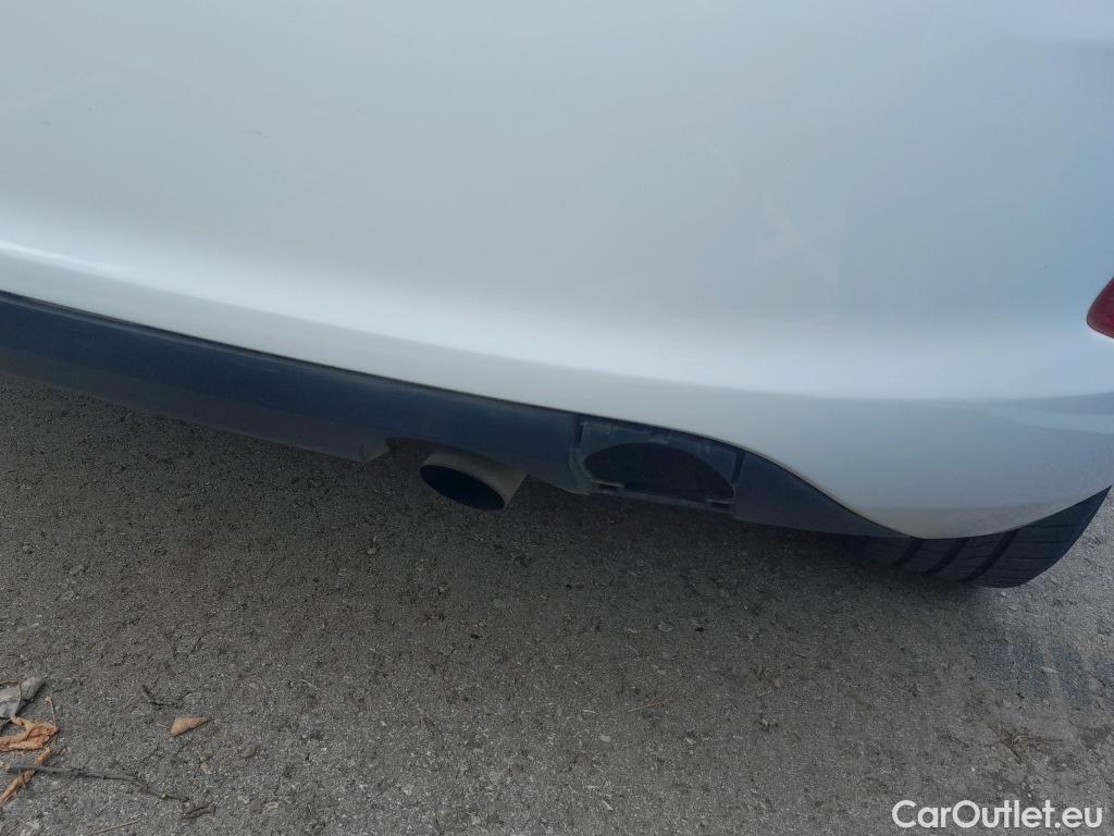  Ford  Fiesta FORD  / 2017 / 5P / berlina con portón 1.5 TDCi 63kW Trend 5p #30