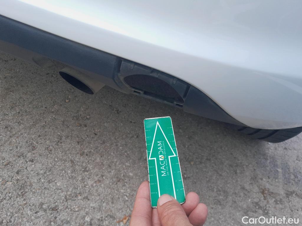  Ford  Fiesta FORD  / 2017 / 5P / berlina con portón 1.5 TDCi 63kW Trend 5p #31