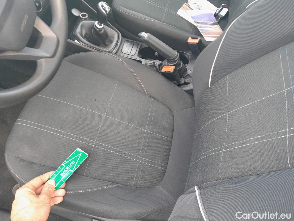  Ford  Fiesta FORD  / 2017 / 5P / berlina con portón 1.5 TDCi 63kW Trend 5p #36