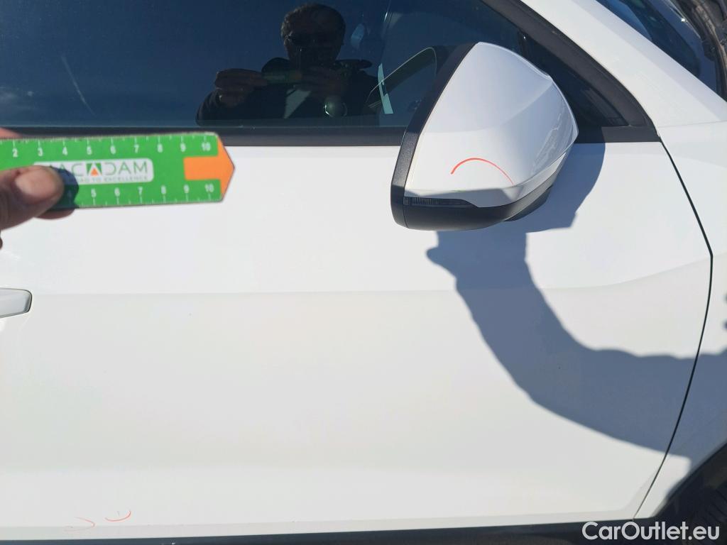  Audi  Q2 AUDI  / 2016 / 5P / todoterreno Design 35 TFSI 110kW (150CV) S tronic #52