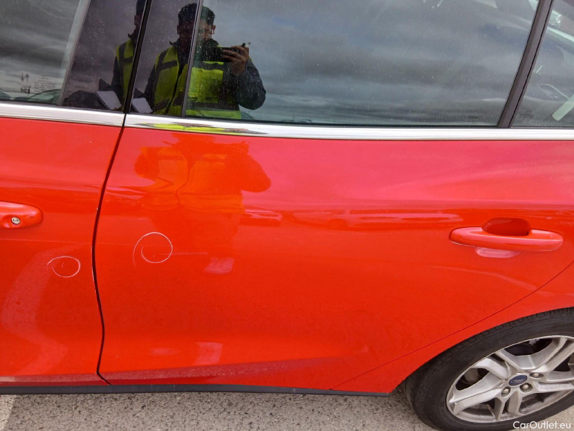  Ford  Focus FORD  / 2018 / 5P / berlina con portón 1.5 Ecoblue 70kW Trend+ #19