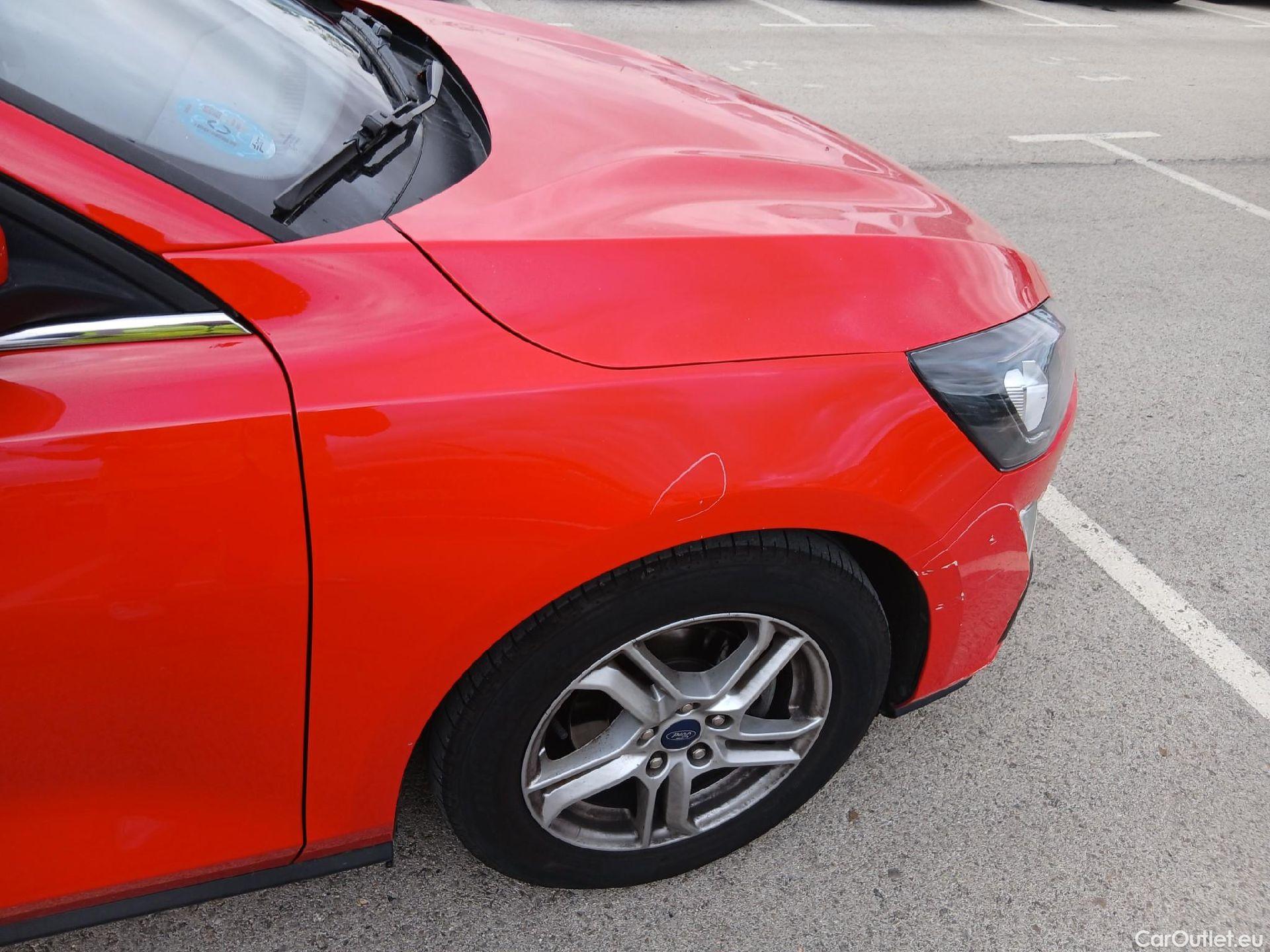  Ford  Focus FORD  / 2018 / 5P / berlina con portón 1.5 Ecoblue 70kW Trend+ #37