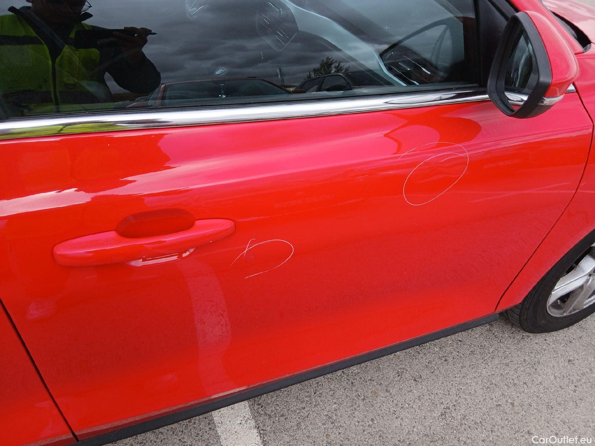  Ford  Focus FORD  / 2018 / 5P / berlina con portón 1.5 Ecoblue 70kW Trend+ #35