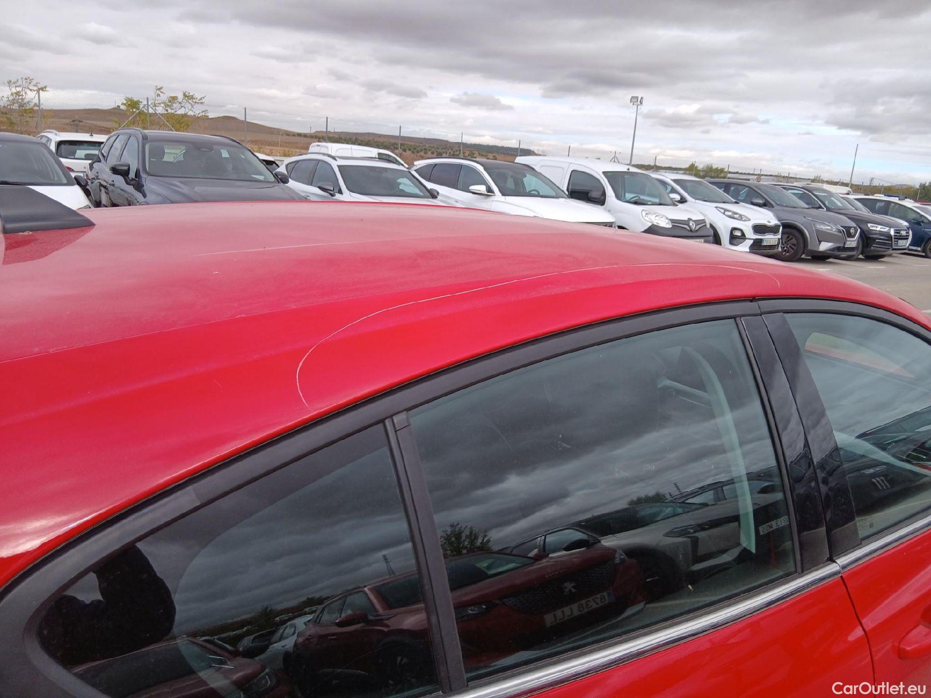  Ford  Focus FORD  / 2018 / 5P / berlina con portón 1.5 Ecoblue 70kW Trend+ #30