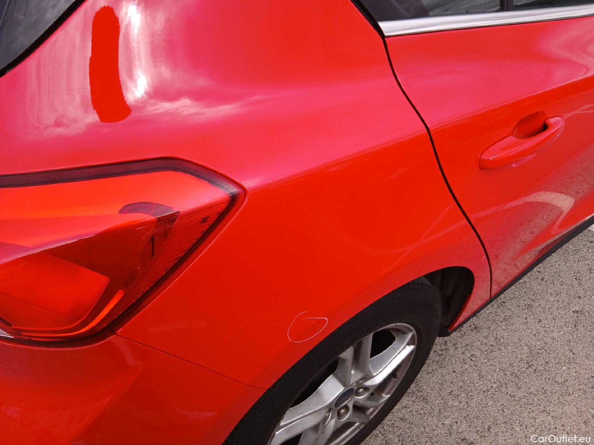  Ford  Focus FORD  / 2018 / 5P / berlina con portón 1.5 Ecoblue 70kW Trend+ #28