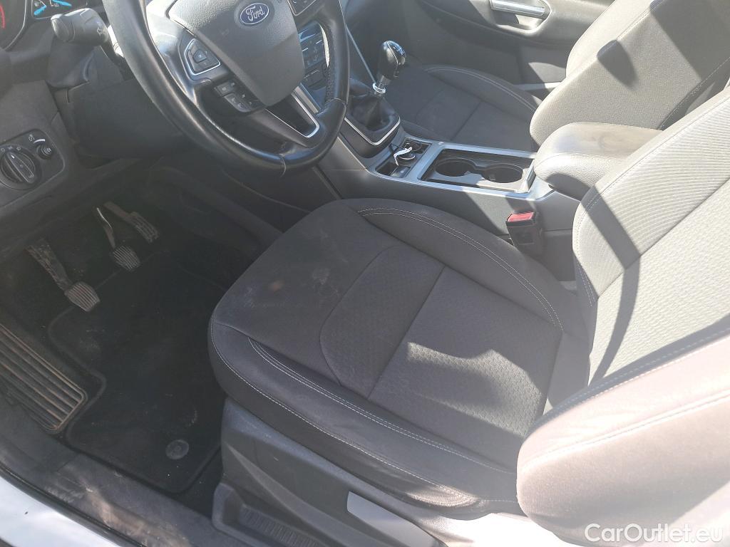  Ford  Kuga FORD  / 2016 / 5P / todoterreno 1.5 EcoBoost 88kW 4x2 Trend+ (CX) #7