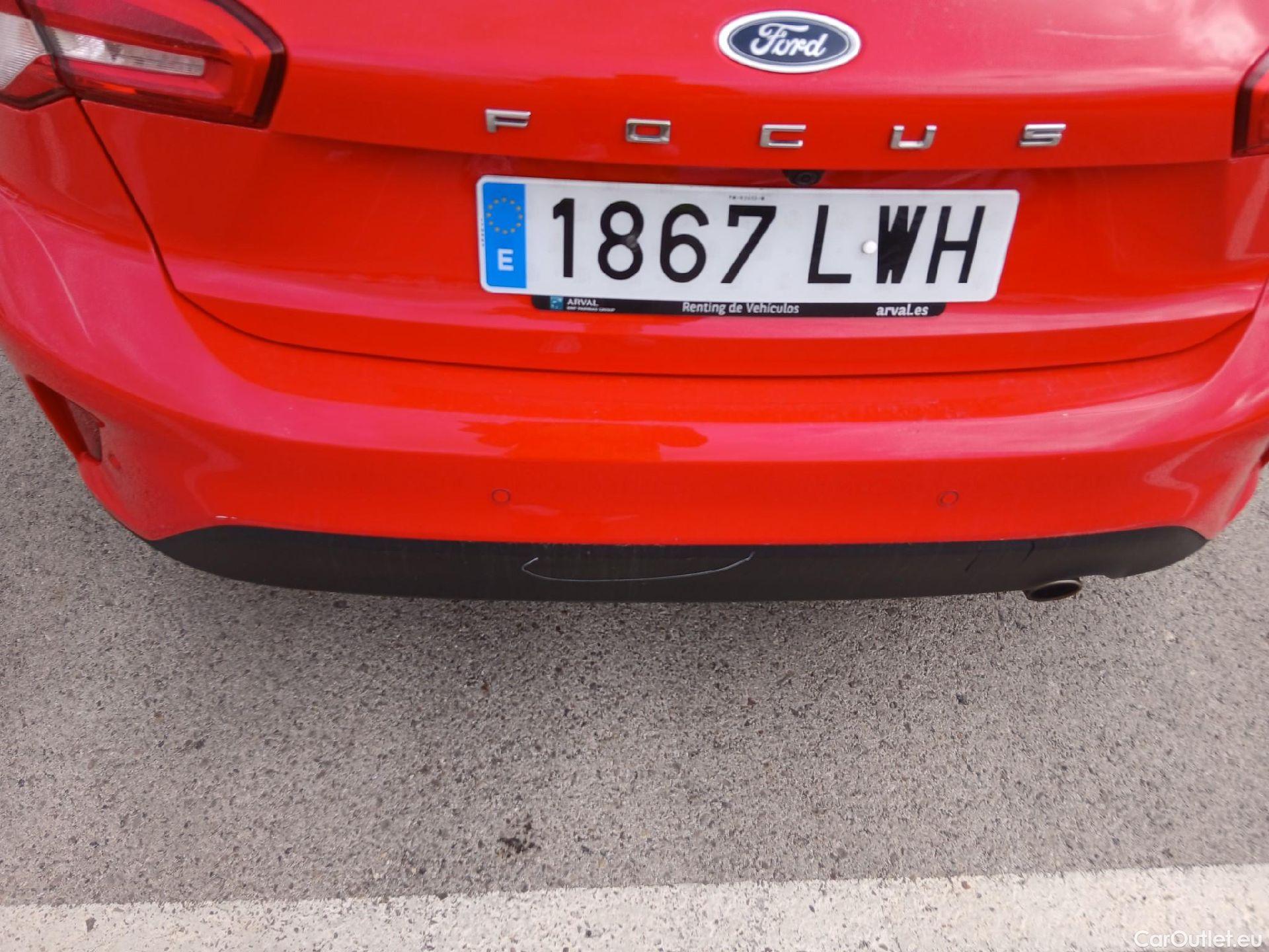  Ford  Focus FORD  / 2018 / 5P / berlina con portón 1.5 Ecoblue 70kW Trend+ #27